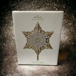 2012 Hallmark Snowflake Christmas Tree Topper White Porcelain & Gold Tone Metal